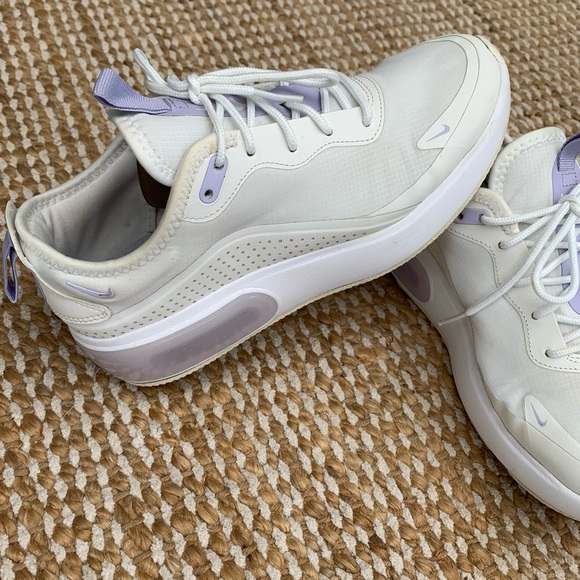 Snickers - Picture 2 of 5